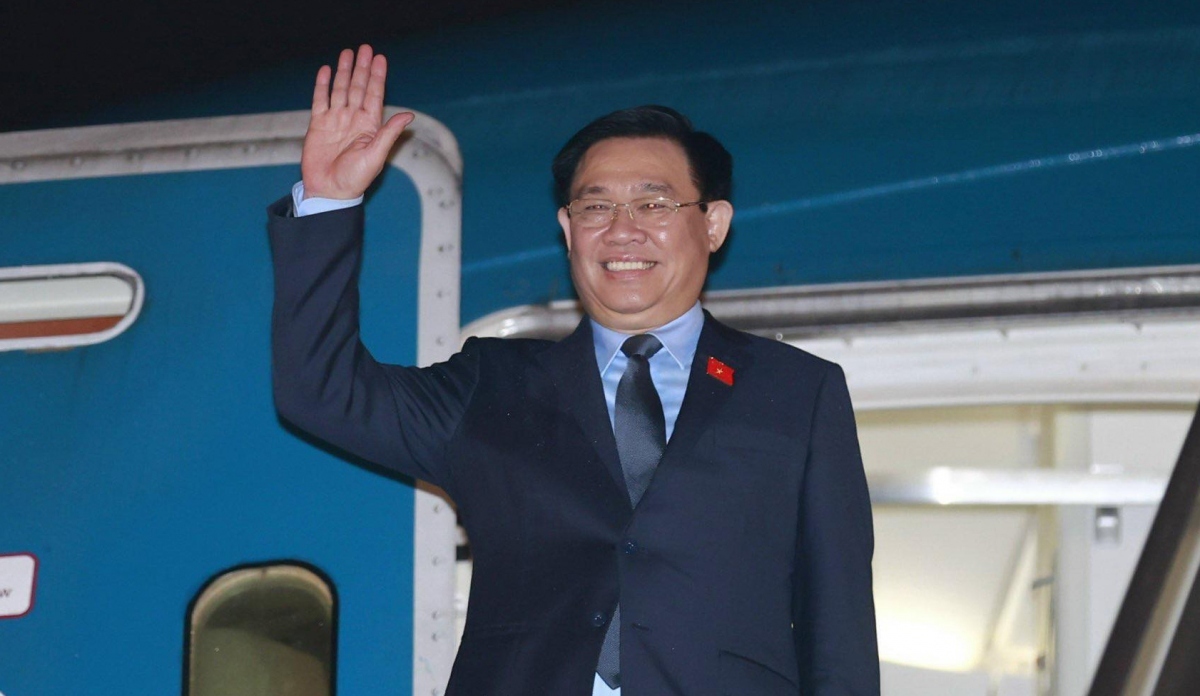 Top Vietnamese legislator leaves for Cuba, Argentina, Uruguay visits